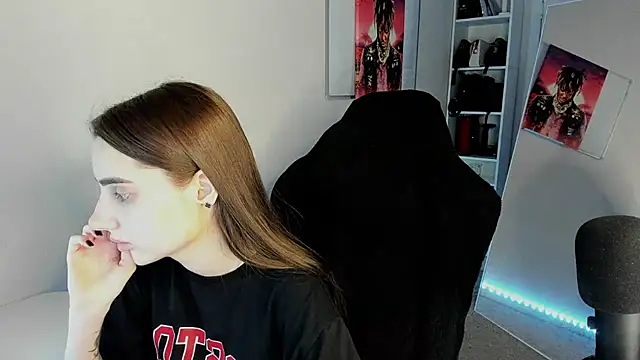   SilviaAbby   online show from 02.06.25
