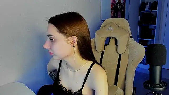   SilviaAbby   online show from 03.05.25