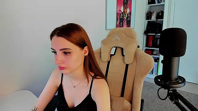   SilviaAbby   online show from 03.15.25