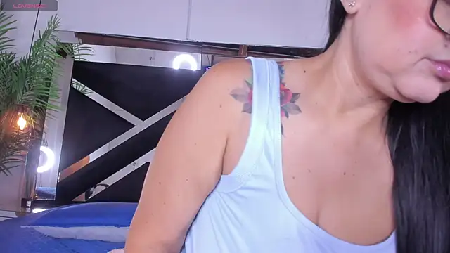 emily-fox online show from 11.28.25