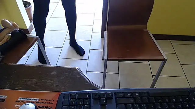 Snapshot of 69porcellone69 chatting on 10.02.25 69porcellone69 online show from 10.02.25