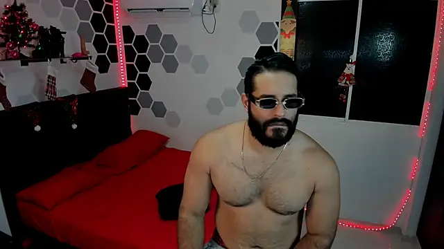 Snapshot of eda_karim chatting on 12.19.24 eda karim online show from 12.19.24