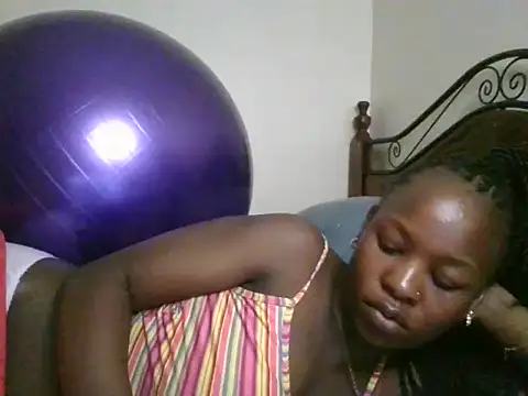 Sonnia  online show from 02.14.25