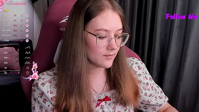 Snapshot of bunny_bubble chatting on 10.13.25 bunny bubble online show from 10.13.25