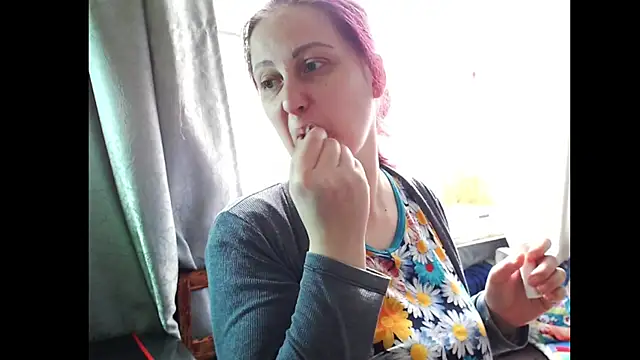 Sakura Green online show from 04.28.26