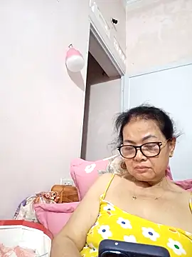 Hotestlove online show from 04.13.26