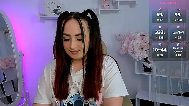 Snapshot of Nika__XXX chatting on 02.13.25 Nika XXX online show from 02.13.25