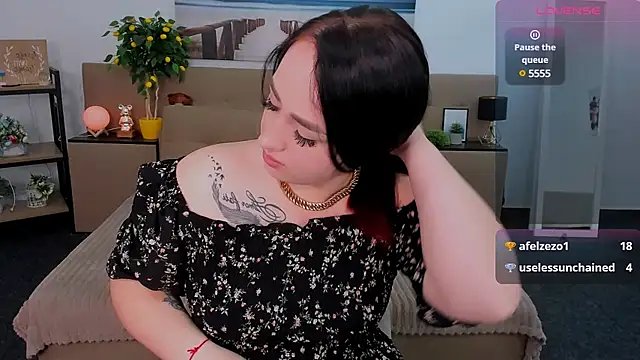 Snapshot of Nika__XXX chatting on 02.15.25 Nika XXX online show from 02.15.25