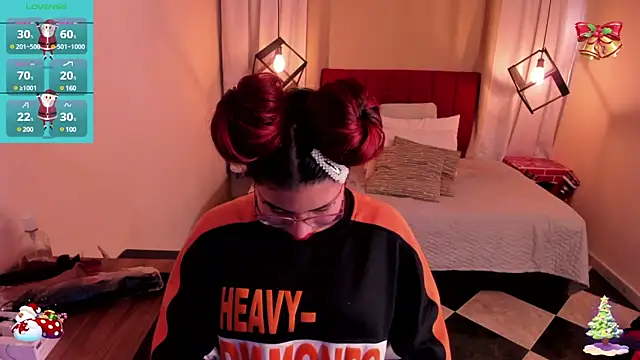 Snapshot of kyliejenner_hot chatting on 12.19.24 kyliejenner hot online show from 12.19.24