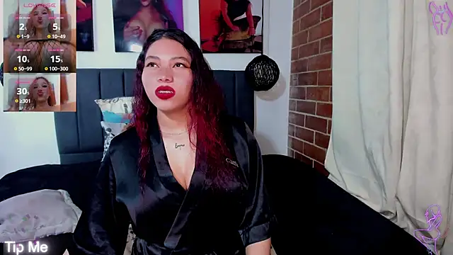 Snapshot of kyliejenner_hot chatting on 09.19.25 kyliejenner hot online show from 09.19.25