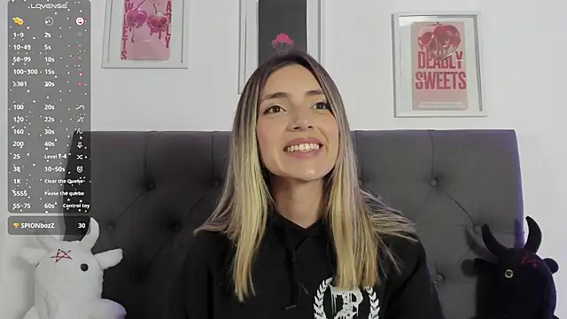 Snapshot of IsadoraGalle_ chatting on 02.19.26 IsadoraGalle online show from 02.19.26