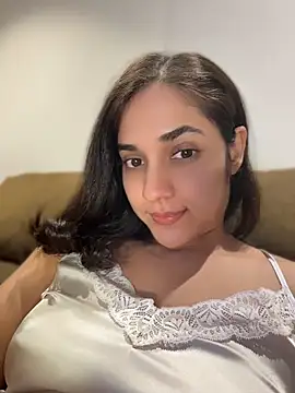 Snapshot of CuteeRose chatting on 07.17.26 CuteeRose online show from 07.17.26