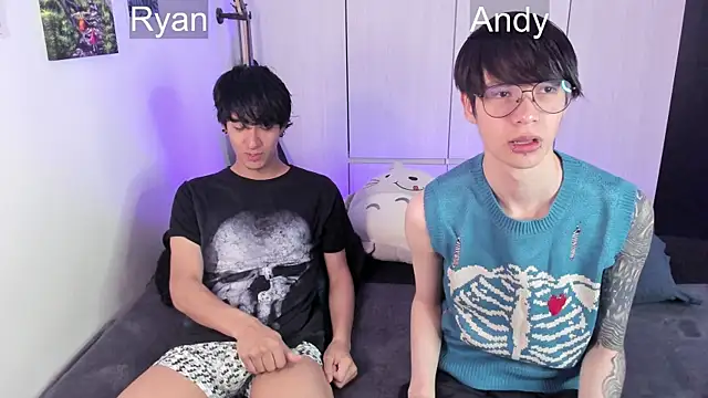 Snapshot of Aventure_Twinks chatting on 12.20.24 Aventure Twinks online show from 12.20.24