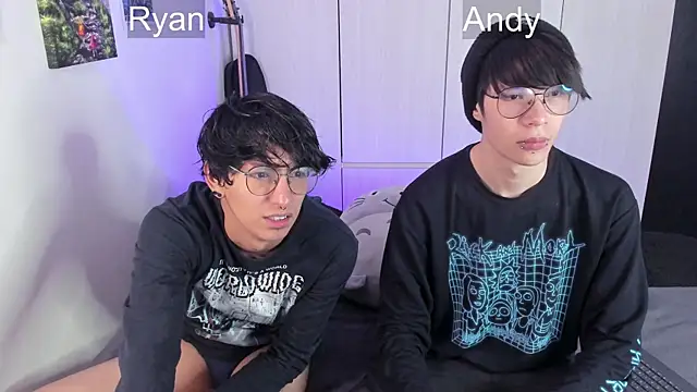 Snapshot of Aventure_Twinks chatting on 12.27.24 Aventure Twinks online show from 12.27.24