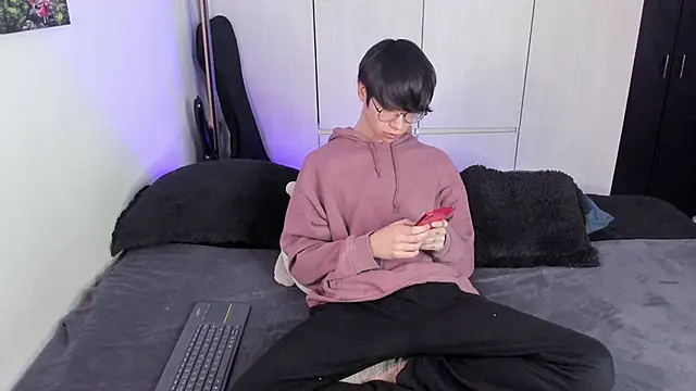 Snapshot of Aventure_Twinks chatting on 01.03.25 Aventure Twinks online show from 01.03.25