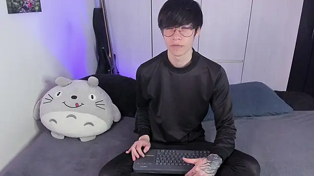 Snapshot of Aventure_Twinks chatting on 02.03.25 Aventure Twinks online show from 02.03.25