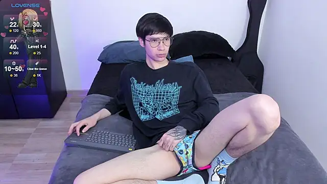 Snapshot of Aventure_Twinks chatting on 03.23.25 Aventure Twinks online show from 03.23.25