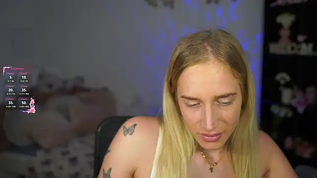 Snapshot of Nicolette__Shea_ chatting on 01.11.25 Nicolette Shea online show from 01.11.25