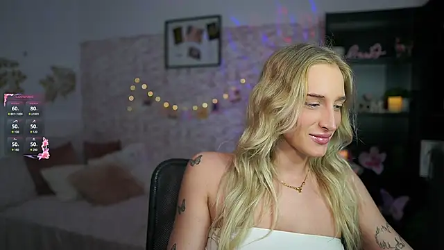 Snapshot of Nicolette__Shea_ chatting on 03.09.25 Nicolette Shea online show from 03.09.25