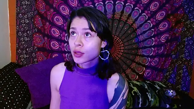 Snapshot of AbbySccott chatting on 12.23.24 AbbySccott online show from 12.23.24