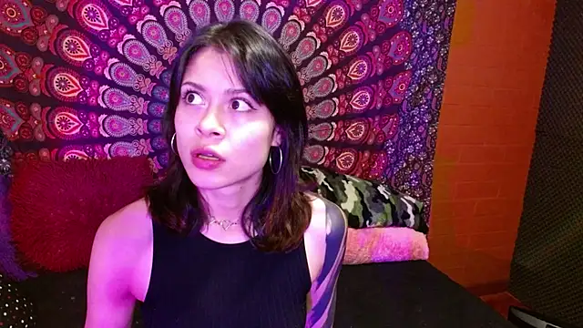 Snapshot of AbbySccott chatting on 02.14.25 AbbySccott online show from 02.14.25