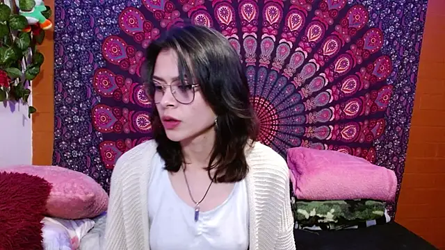 Snapshot of AbbySccott chatting on 03.20.25 AbbySccott online show from 03.20.25