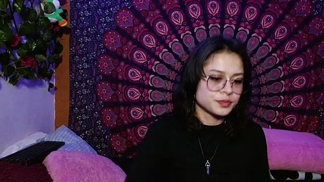 Snapshot of AbbySccott chatting on 03.21.25 AbbySccott online show from 03.21.25