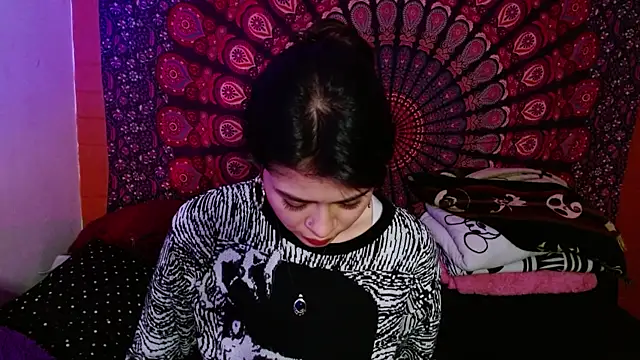 Snapshot of AbbySccott chatting on 09.19.25 AbbySccott online show from 09.19.25