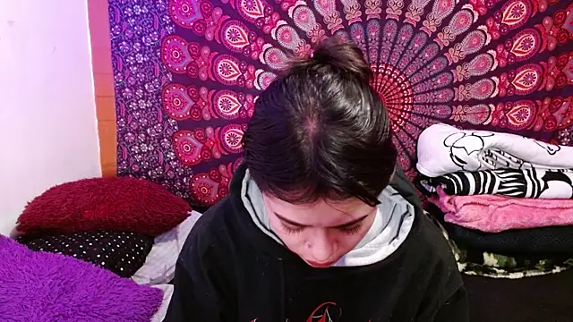 Snapshot of AbbySccott chatting on 09.27.25 AbbySccott online show from 09.27.25