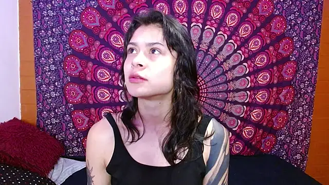 Snapshot of AbbySccott chatting on 10.21.25 AbbySccott online show from 10.21.25