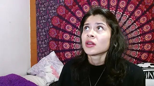 Snapshot of AbbySccott chatting on 12.18.25 AbbySccott online show from 12.18.25