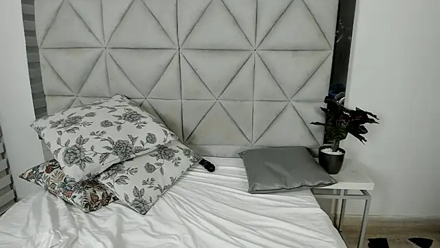 nina pons online show from 03.14.25