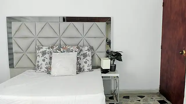 nina pons online show from 10.24.25