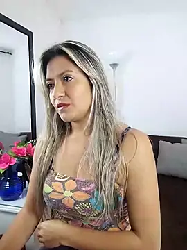 Snapshot of valeriahunter1 chatting on 03.03.25 valeriahunter1 online show from 03.03.25