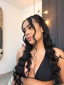 Snapshot of JuanaSimons chatting on 12.23.24 JuanaSimons online show from 12.23.24