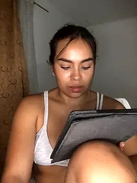 Snapshot of JuanaSimons chatting on 09.24.25 JuanaSimons online show from 09.24.25