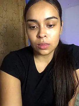 Snapshot of JuanaSimons chatting on 12.14.25 JuanaSimons online show from 12.14.25