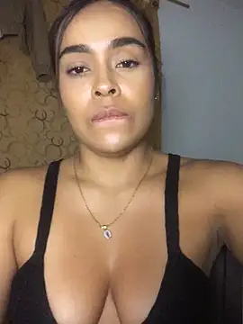 Snapshot of JuanaSimons chatting on 01.17.26 JuanaSimons online show from 01.17.26