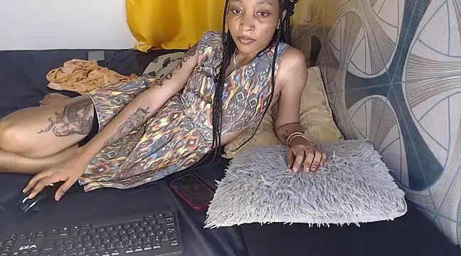 Candiey001 online show from 12.10.24