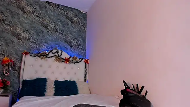 CAMILLEN PETTID online show from 12.22.24