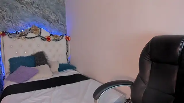 CAMILLEN PETTID online show from 01.04.25