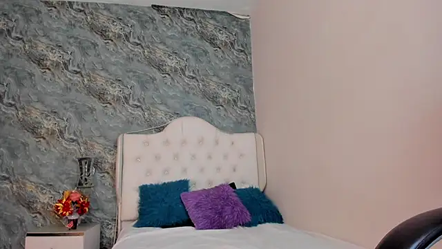 CAMILLEN PETTID online show from 01.25.25