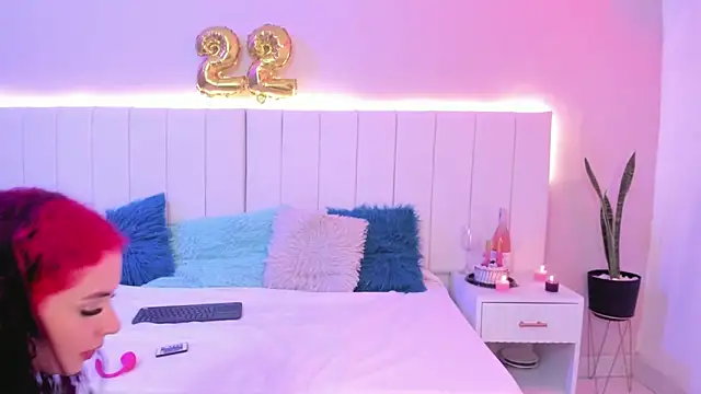 CAMILLEN PETTID online show from 10.10.25