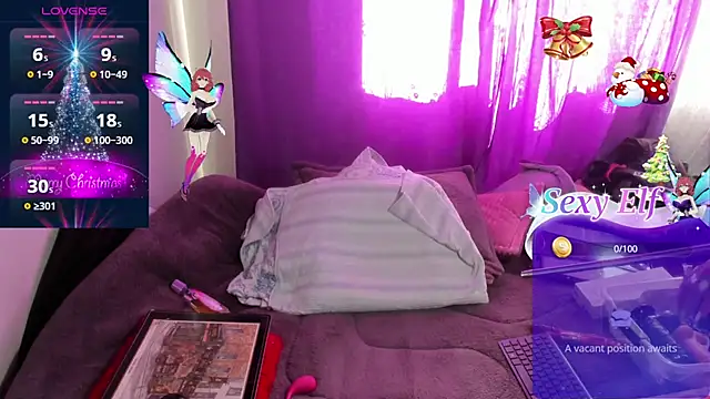 Snapshot of Kenia_oz chatting on 12.18.24 Kenia oz online show from 12.18.24