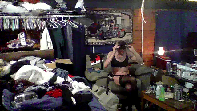 Snapshot of Brooke-lynn chatting on 01.13.25 Brooke-lynn online show from 01.13.25