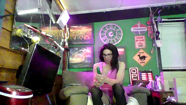 Snapshot of Brooke-lynn chatting on 02.09.25 Brooke-lynn online show from 02.09.25