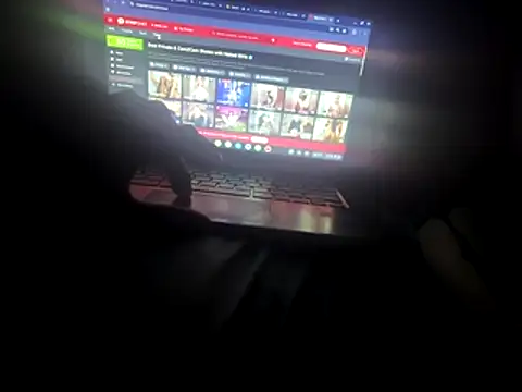 Snapshot of Brooke-lynn chatting on 10.18.25 Brooke-lynn online show from 10.18.25