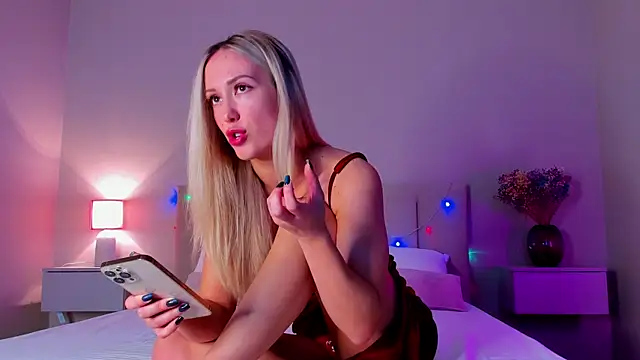 VikkiLustfull online show from 01.08.25