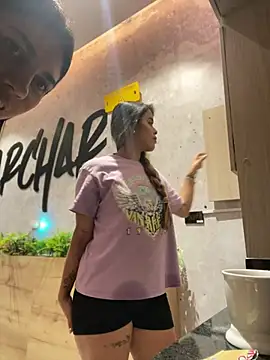 Snapshot of Emilia_Bakerr chatting on 02.28.25 Emilia Bakerr online show from 02.28.25