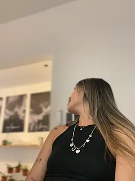 Snapshot of Emilia_Bakerr chatting on 03.13.25 Emilia Bakerr online show from 03.13.25